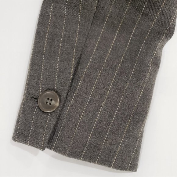 Limited Gray Pin Stripe NWOT 2-Button Blazer, 4 - Picture 11 of 13